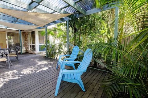 FRANGIPANI BEACH HOUSE - PET FRIENDLY 22 Belbourie Cres Boomerang Beach - Sunshine Coast Tourism 3