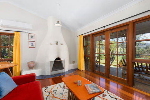 Orara Glen Pty Ltd- Friday Creek Retreat - Holiday Sunshine Coast 0