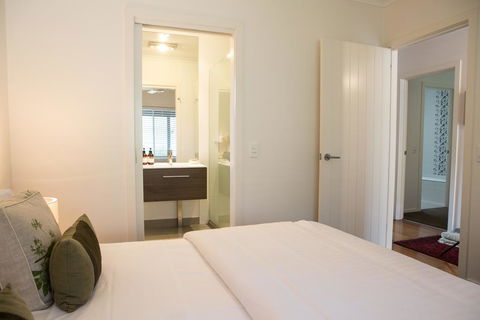 Furmston House & Studio - Sunshine Coast Tourism 0