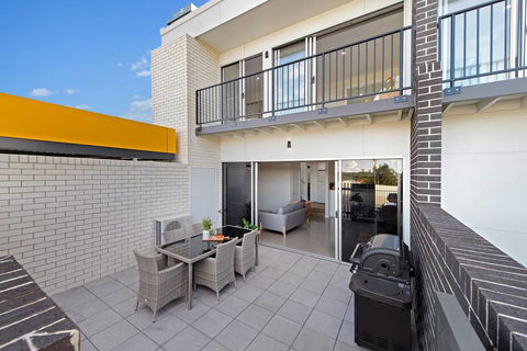 G149 - Apt 1 - Holiday Sunshine Coast 2