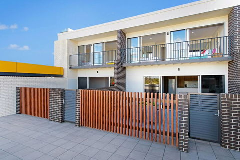 G149 - Apt 1 - Holiday Sunshine Coast 0