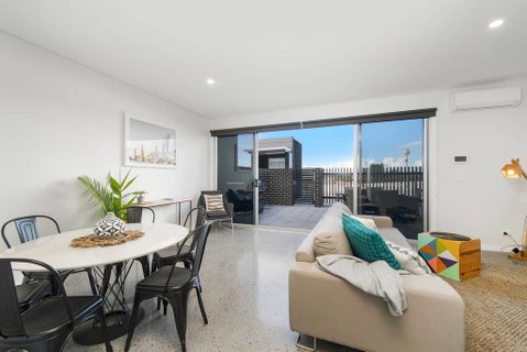 G149 - Apt 2 - Sunshine Coast Tourism 2
