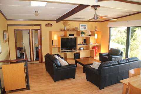 Gabbadah Beach House - Holiday Sunshine Coast 2