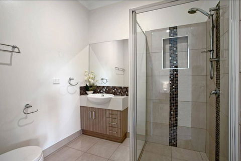 GALBRAITH BEACH STUDIO 3 - Holiday Sunshine Coast 3