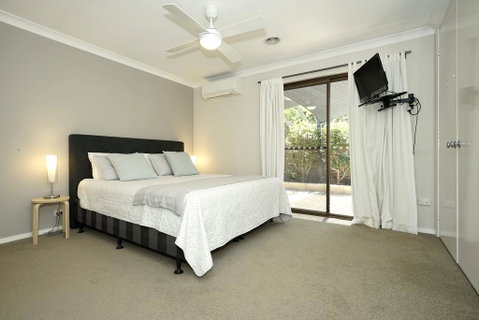 Garden City Luxury Apt - Sunshine Coast Tourism 3