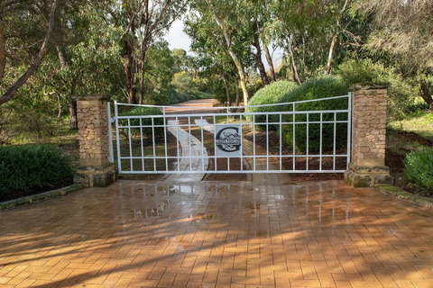 Garden Pavilion - Art House Yallingup - Holiday Sunshine Coast 1