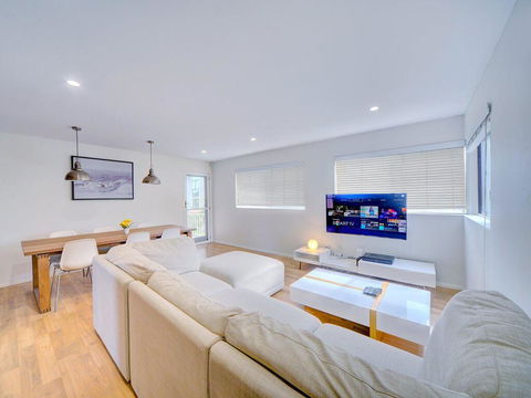 GCHM Beachside Getaway With Netflix & Wi-Fi - Holiday Sunshine Coast 0