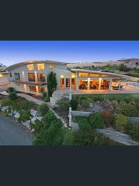 Book Lovely Banks Accommodation Vacations Sunshine Coast Tourism Sunshine Coast Tourism
