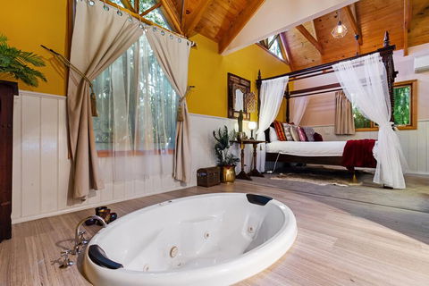 Gembrook Cottages - Sunshine Coast Tourism 3