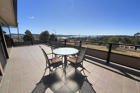 Georges Bay Luxury - Sunshine Coast Tourism 1