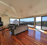 Georges Bay Luxury - Sunshine Coast Tourism