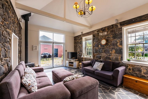 Georgia - Sunshine Coast Tourism 2