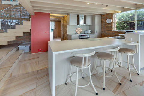 Getaway - Waterfront Island Living - Sunshine Coast Tourism 2