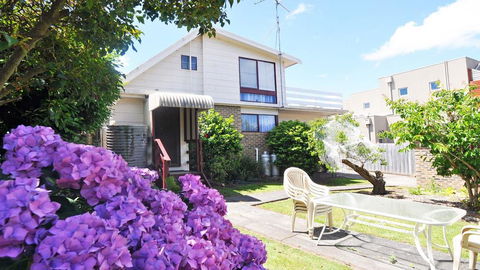 GETAWAY ON GARDEN - FREE WIFI - PET FRIENDLY (OUTSIDE ONLY) - Sunshine Coast Tourism 3
