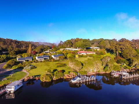 Gipsy Point Lakeside - Holiday Sunshine Coast 0