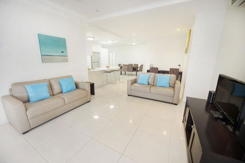 Gladstone City Central Apartment Hotel - Sunshine Coast Tourism 1