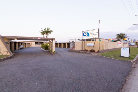 Gladstone Motel - Sunshine Coast Tourism 0