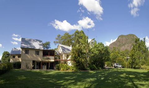 Glass House Mountains Ecolodge - Holiday Sunshine Coast 0