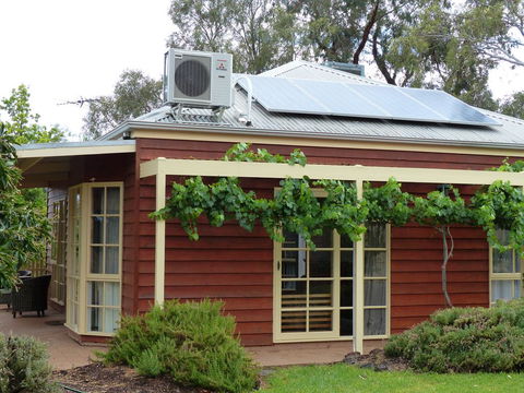 Glenbar Cottage Yelta - Sunshine Coast Tourism 0
