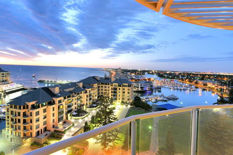 GLENELG Five Stars - Holiday Sunshine Coast 0