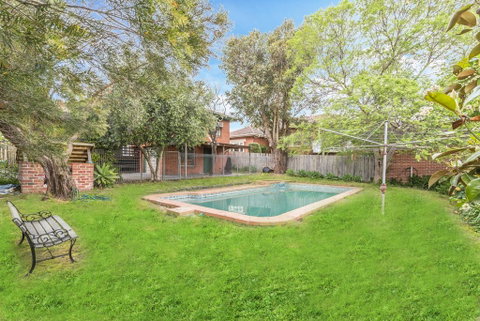 GlenIris Beautiful 6BedderFamily House+2Bath+Pool - Sunshine Coast Tourism 1