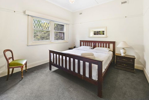 GlenIris Beautiful 6BedderFamily House+2Bath+Pool - Sunshine Coast Tourism 3