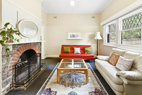 GlenIris Beautiful 6BedderFamily House+2Bath+Pool - Sunshine Coast Tourism 0