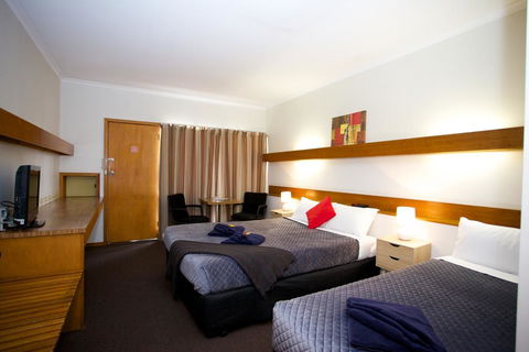 Glynlea Motel - Sunshine Coast Tourism 3