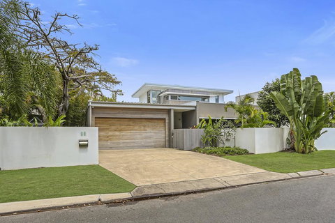 Go With The Flow, Noosa Sound - Holiday Sunshine Coast 1