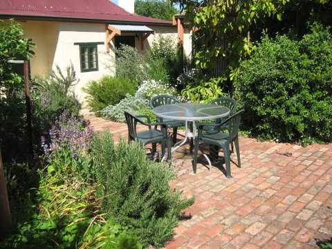 Goat Square Cottages - Sunshine Coast Tourism 3