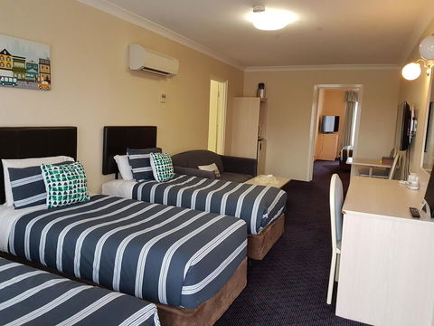 Golden Age Motor Inn - Sunshine Coast Tourism 1