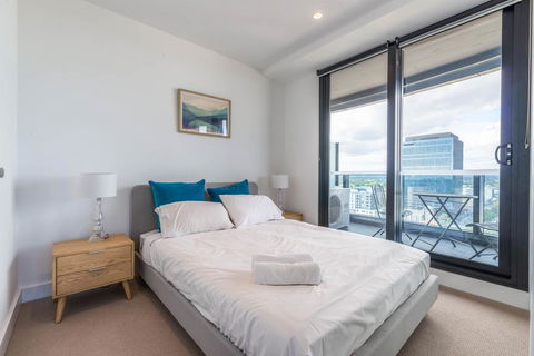 Golden Box Hill Apartment - Holiday Sunshine Coast 3