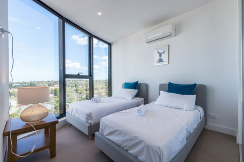 Golden Box Hill Apartment - Holiday Sunshine Coast 2