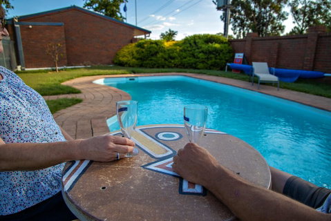 Golden Country Motel And Caravan Park - Sunshine Coast Tourism 0