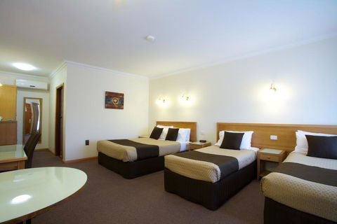 Golden Grain Motor Inn - Sunshine Coast Tourism 1