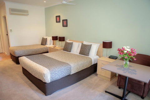Golden Heritage Accommodation - Holiday Sunshine Coast 2