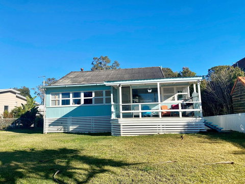 Golden Sands At Beachmere - Sunshine Coast Tourism 1