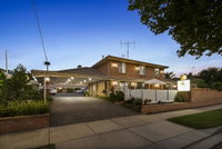 Golden Square Motor Inn