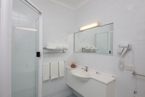 Golf Club Motor Inn Wingham - Sunshine Coast Tourism 3