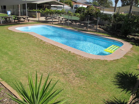 Golfers Lodge Motel - Holiday Sunshine Coast 2