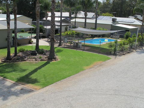 Golfers Lodge Motel - Holiday Sunshine Coast 1
