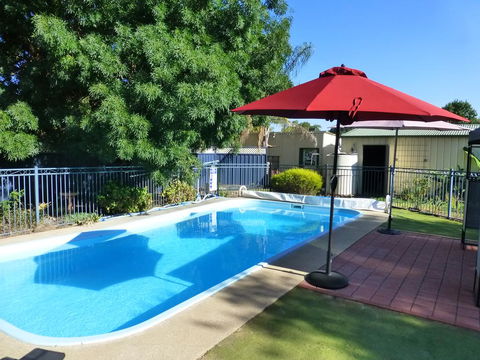Golfers Retreat Motel - Sunshine Coast Tourism 1
