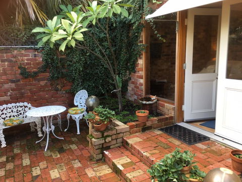 Gorgeous Studio 2 Minutes From The Heart Of Subiaco - Sunshine Coast Tourism 0