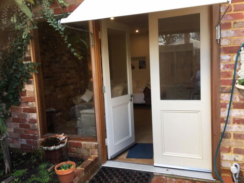 Gorgeous Studio 2 Minutes From The Heart Of Subiaco - Sunshine Coast Tourism 2
