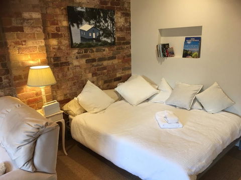 Gorgeous Studio 2 Minutes From The Heart Of Subiaco - Sunshine Coast Tourism 3