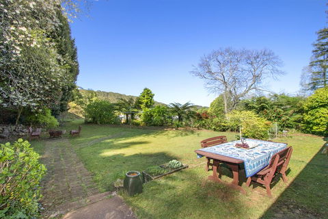 GOWAN ROSS COTTAGE - Holiday Sunshine Coast 0