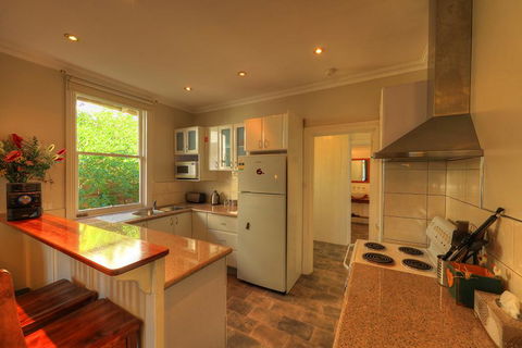 Grace's Spa Cottage - Sunshine Coast Tourism 2