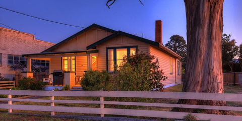 Grace's Spa Cottage - Sunshine Coast Tourism 0