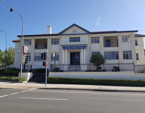 Grand View Hotel - Holiday Sunshine Coast 2