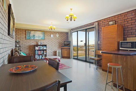 Grandview Apartment - Ocean Views - Holiday Sunshine Coast 2